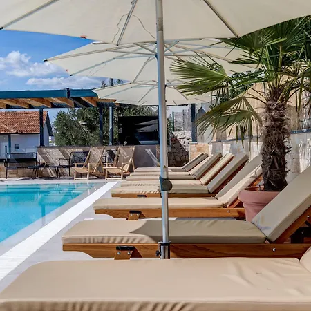 Eden Adults Only Трогир