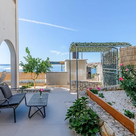 Eden Adults Only Konukevi